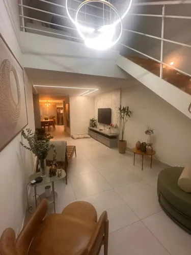 VENDO SOBRADO MODERNO 4 QUARTOS, 2 SUITES - Bairro Nobre