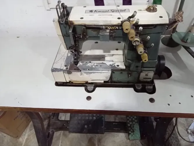 Máquina de costura Kansai galoneira 110v