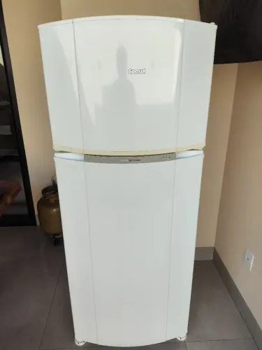 Vende-se geladeira consul