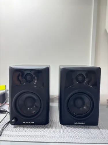 Monitor de Áudio M-Audio AV42 - Par