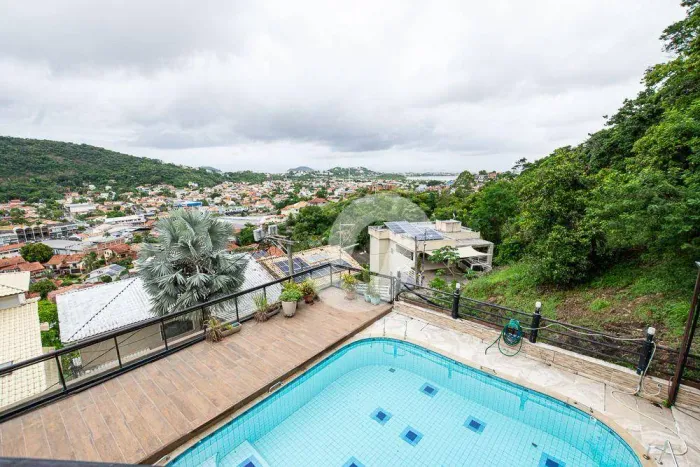 Casa com 3 dormitórios à venda, 300 m² por R$ 1.250.000,00 - Piratininga - Niterói/RJ