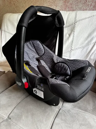 Bebê conforto + Carrinho de Bebê marca: Cosco