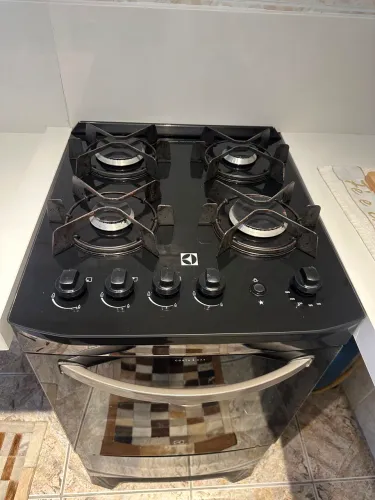 Fogão imita cooktop Electrolux