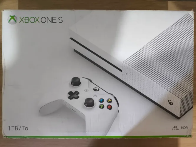 Caixa Microsoft Xbox One S branco 1 TB