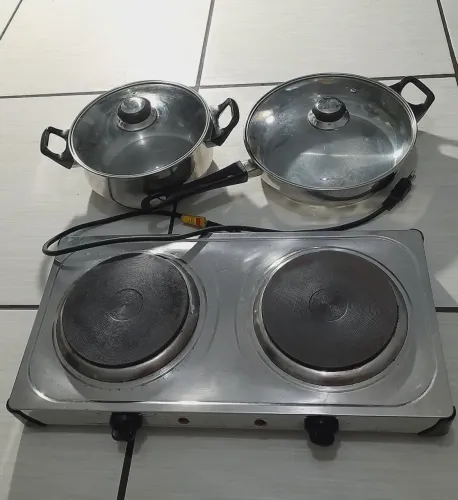 Fogão Elétrico e Panelas. Não envio pelo correios. Pagamento pessoalmente. São Paulo.