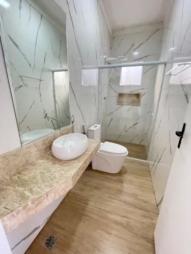 Casa Moderna com 2 Quartos (1 Suíte) para Alugar no Bosque dos Eucaliptos - SJC