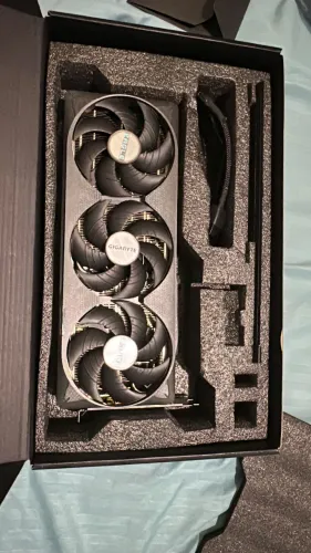 RTX 5070 TI TOP 16 RAM NUNCA FOI USADA ZEROOOO NAO ABAIXO VALOR