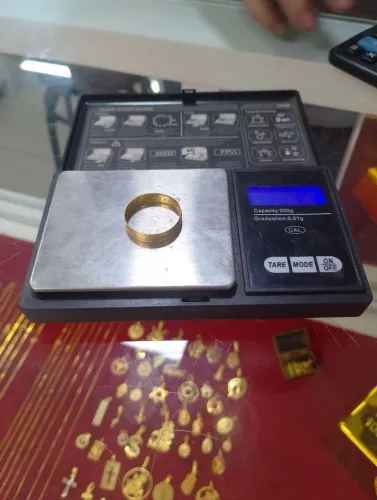 VENDO ALIANÇA DE OURO ARO 26 VALOR R$ 2.300