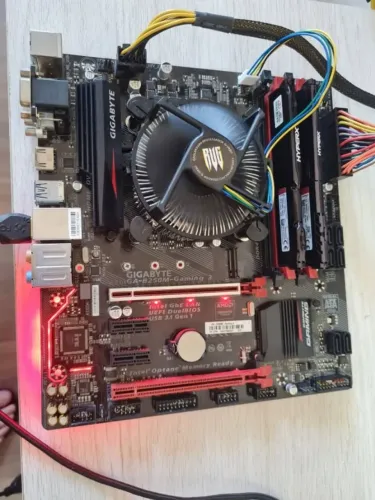 KIT UPGRADE INTEL i5 7500 + COOLER RUG+ PLACA-MÃE GIGABYTE B250M GAMING 3 (Sem memórias)