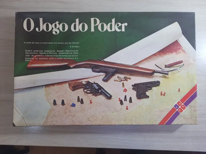 Edição antiga do jogo de tabuleiro "O Jogo do Poder"
