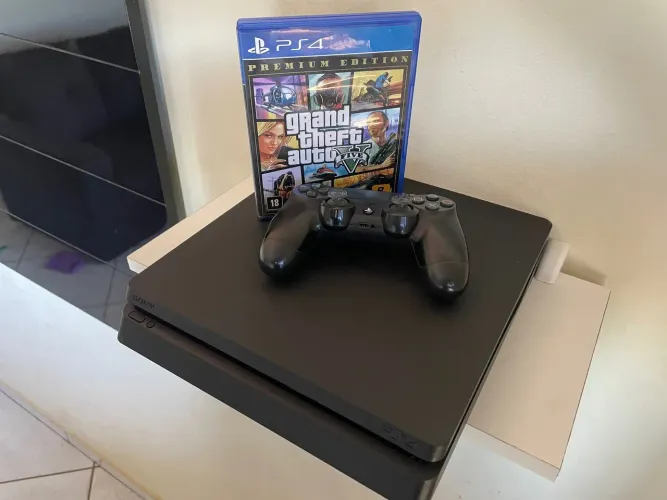 Ps4 slim 