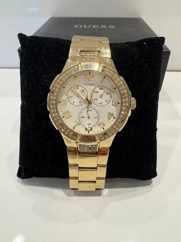 Relógio feminino marca GUESS usado mas em perfeito condições  para uso.