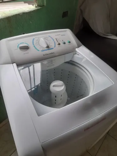 SUPER CONSERVADA. VENDO MAQUINA ELETROLUX 12K SUPER CONSERVADA E FUNCIONANDO