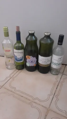Garrafas para decoração e artesanato  .