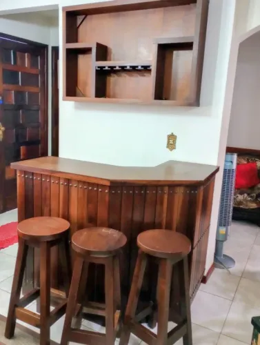 Lindo bar em imbuia impecável!! 2 peças 