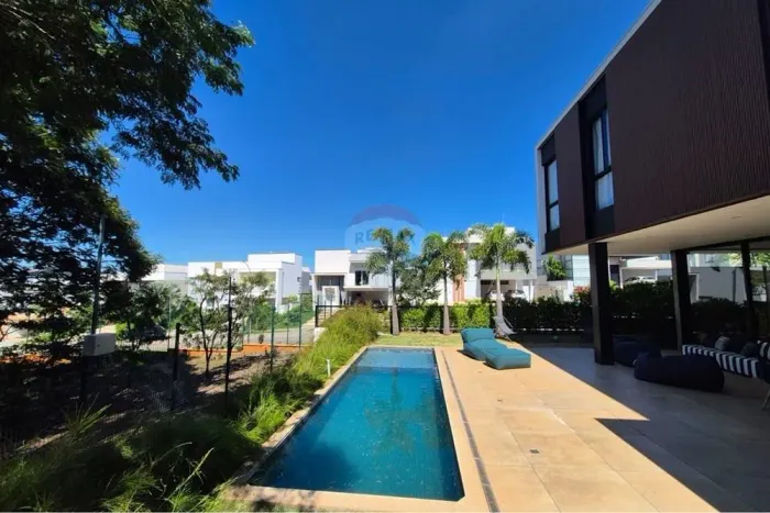 Casa à venda com 4 Suítes e Piscina no Alphaville 3 - Votorantim SP