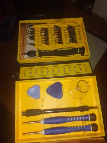 Vendo manutenção de celular