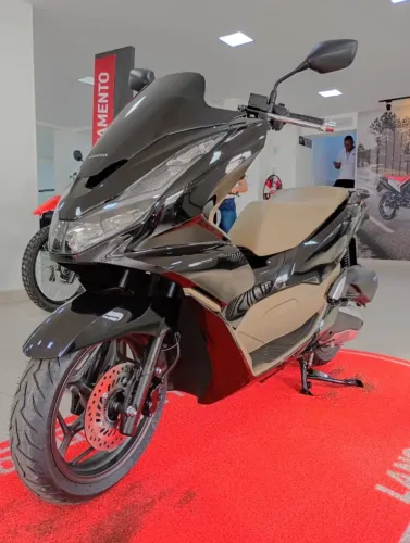HONDA PCX DLX ABS, TE ESPERA NA RECREIO MOTOS 