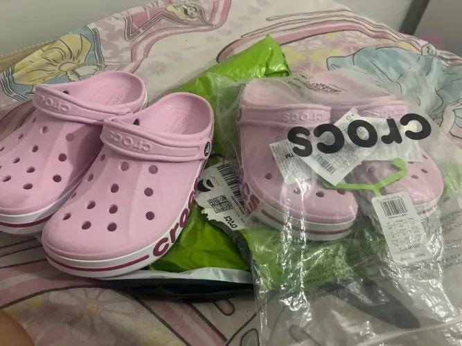 crocs