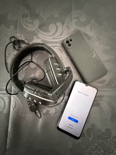 Celular é fone