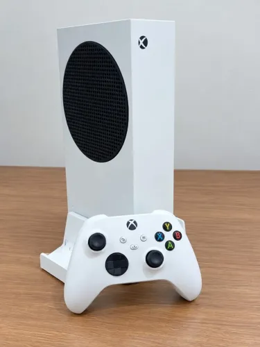 Xbox Series S + Cooler + Carregador para Controles
