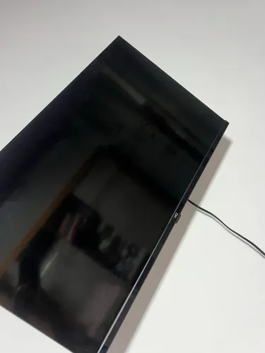 Vendo TV HQ 32 polegadas 3 meses de uso 