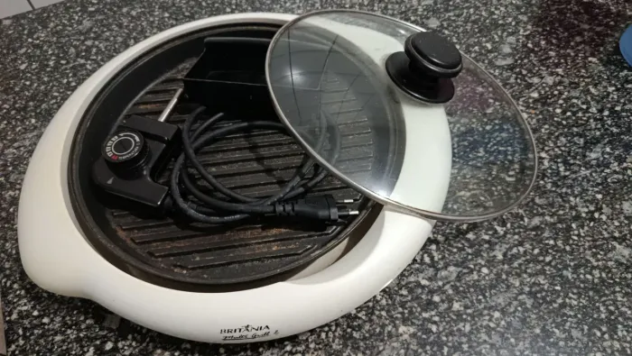 Multi grill Britânia bem conservada
