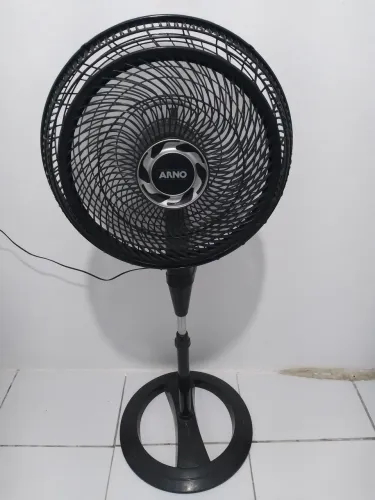 Ventilador Arno 40CM de coluna funcionando perfeitamente nada quebrado nem danificado