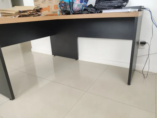 Mesa escritório em L 1.20m x 1.50m