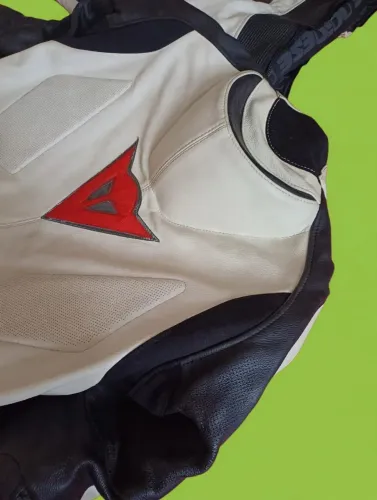 Macacão Dainese Avro 2 peças usado uma única vez