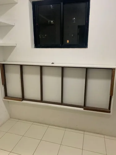 Cama auxiliar retrátil em MDF branca - ótima para otimizar espaço