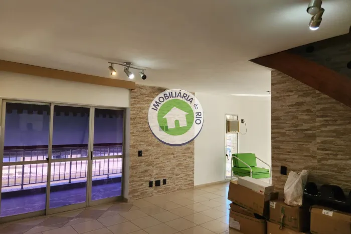 Excelente Cobertura à Venda em Laranjeiras, Rio de Janeiro-RJ: 3 Quartos, 1 Suíte, 2 Salas