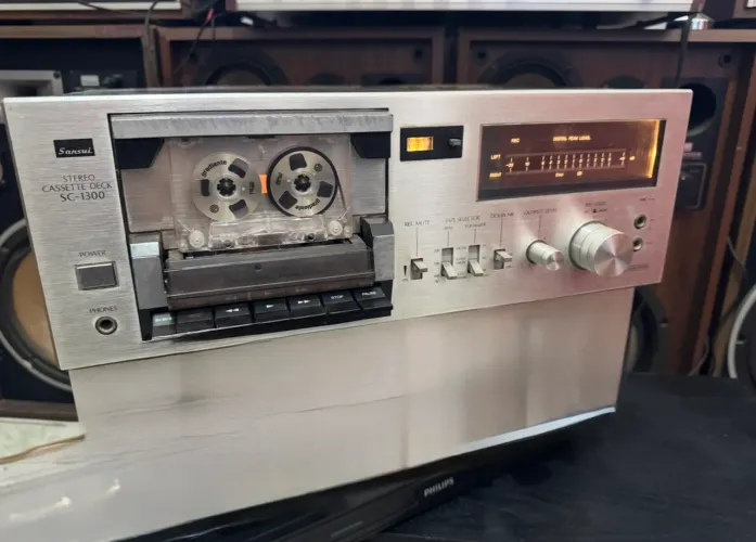 Tape deck sansui sc-1300 divido no cartão .