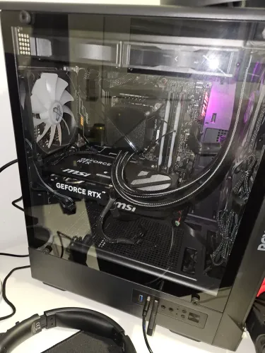 PC Gamer i5 14600K+RTX5060TI 16GB