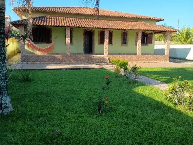 CASA COM PISCINA EM VILATUR - SAQUAREMA/RJ
