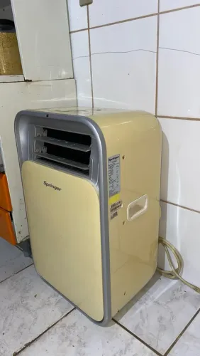 Ar Portátil Springer - modelo antigo, uns 10.000 / 12.000 BTUs.