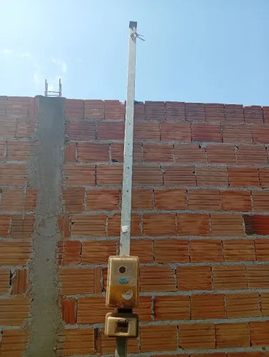 Poste padrão com caixa de 127 volts