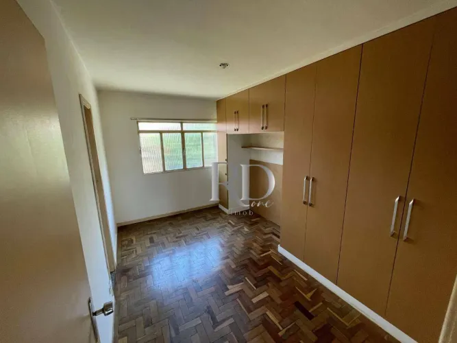 Apartamento no Centro de Londrina com 3 Quartos e Condomínio Baixo