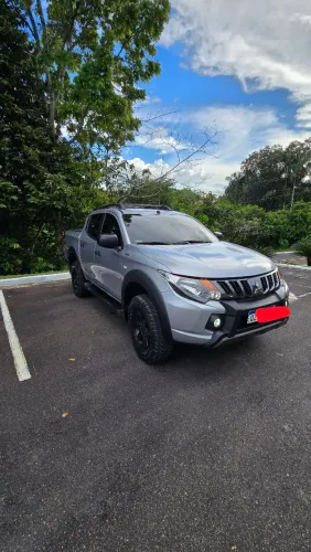Mitsubishi L200 Tri. Outdo. GLS 2.4 CD 4X4 Die. AUT 2024