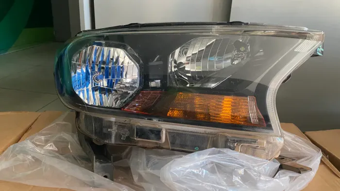 Par de farol ranger 2017 a 2023 originais