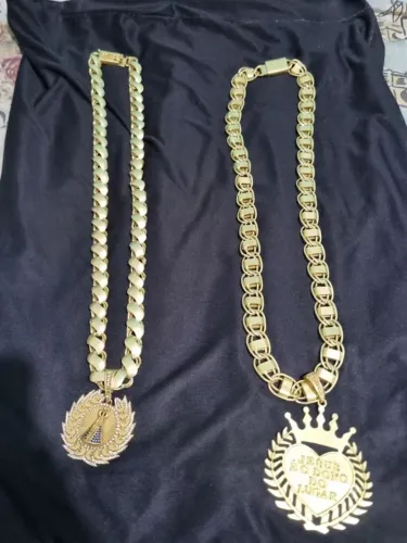 Correntes de moeda antiga.
