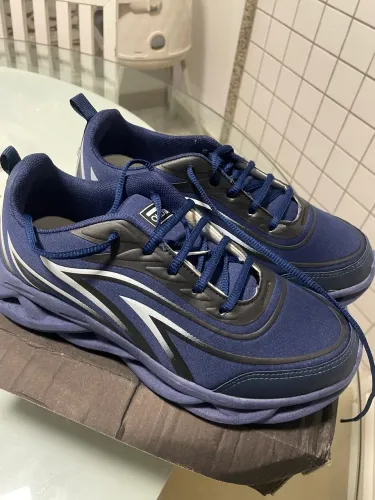 Tênis esportivo NOVO 41