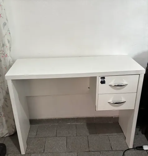 Mesa escrivaninha branca