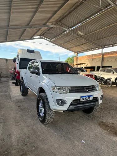 Mitsubishi L200 Triton HPE 3.2 CD TB Int.diesel AUT 2014