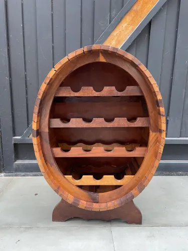 Adega Porta-Vinhos de Madeira