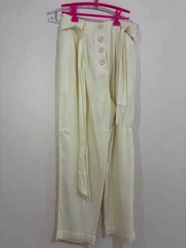 Calça de linho farm off white 