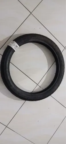 Pneu dianteiro de CG