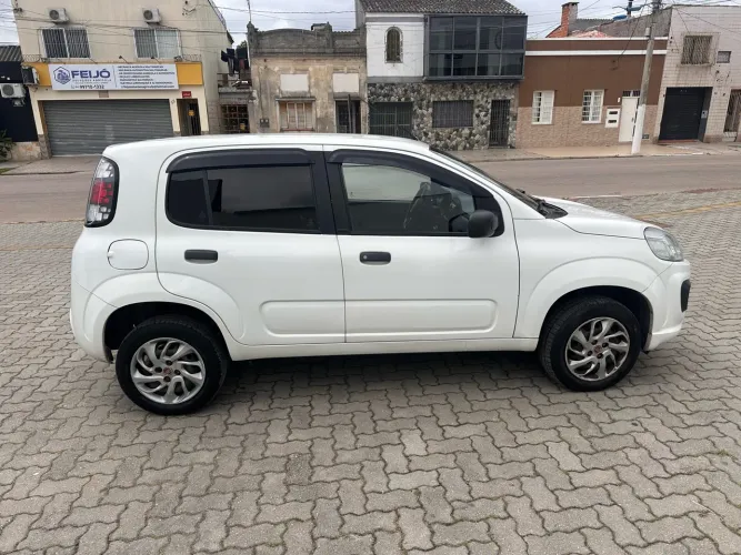Fiat Uno Attractive 1.0 Flex 6V 5P 2017