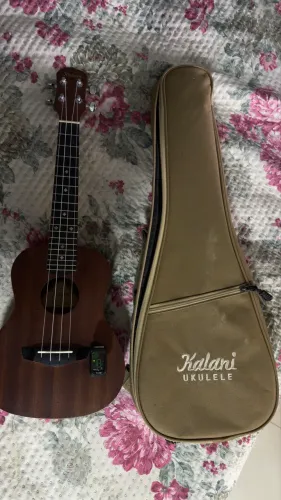 Ukulele kalani com afinador