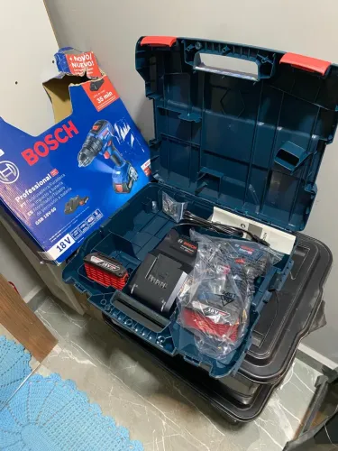 FURADEIRA E PARAFUSADEIRA BOSCH PROFESSIONAL 18V